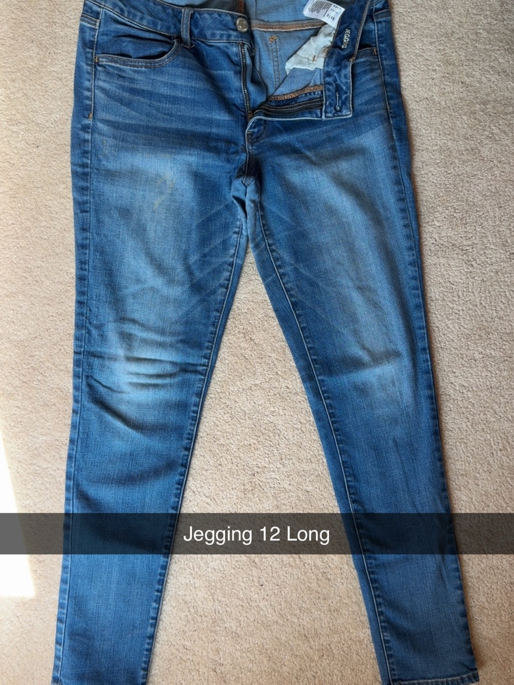 American Eagle Outfitters Skinny Jeggings in Mid Blue Wash